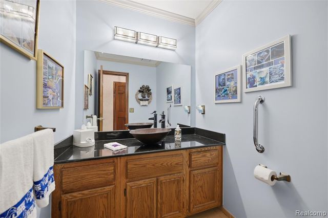 4735 Bentley Drive, Troy, MI 48098