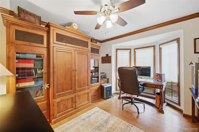 4735 Bentley Drive, Troy, MI 48098