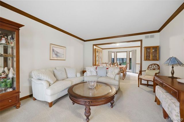 4735 Bentley Drive, Troy, MI 48098