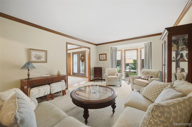 4735 Bentley Drive, Troy, MI 48098