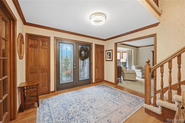 4735 Bentley Drive, Troy, MI 48098
