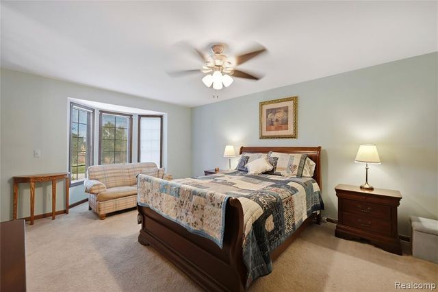 4735 Bentley Drive, Troy, MI 48098