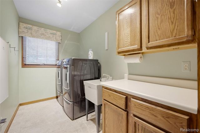 4735 Bentley Drive, Troy, MI 48098