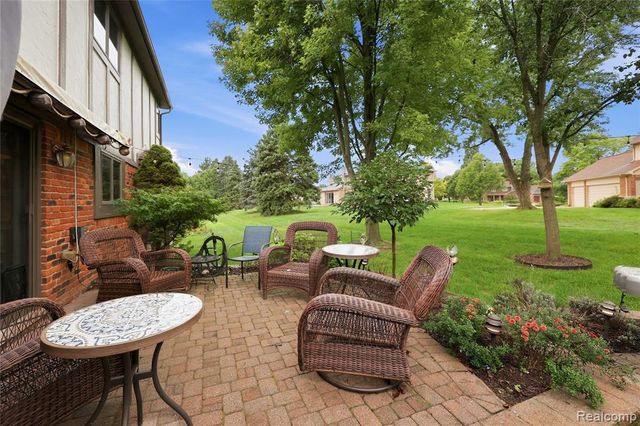 4735 Bentley Drive, Troy, MI 48098