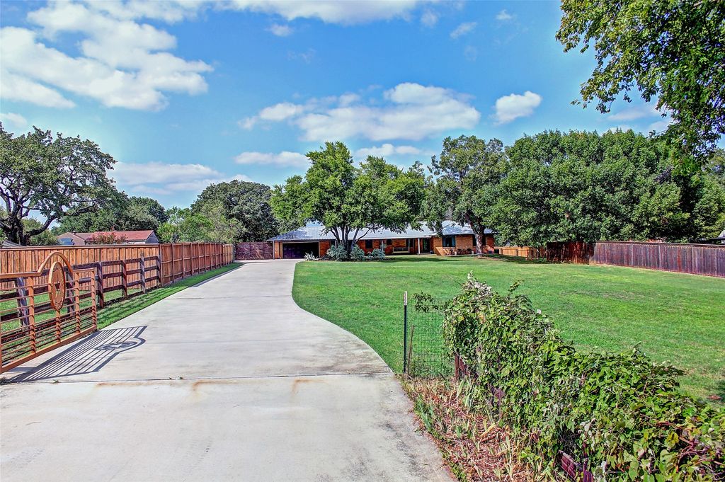 3615 Fritz Lane, Corinth, TX 76208