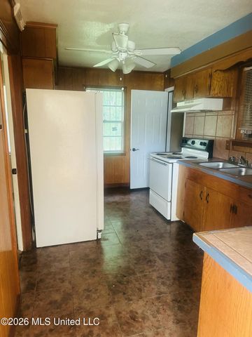 508 Queen Park Circle, Jackson, MS 39209