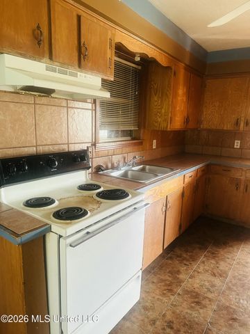508 Queen Park Circle, Jackson, MS 39209