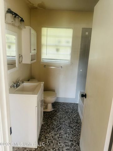 508 Queen Park Circle, Jackson, MS 39209