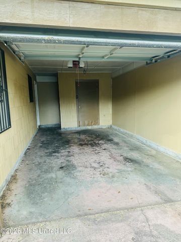 508 Queen Park Circle, Jackson, MS 39209