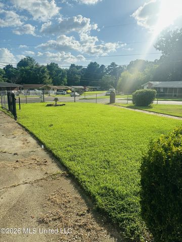 508 Queen Park Circle, Jackson, MS 39209