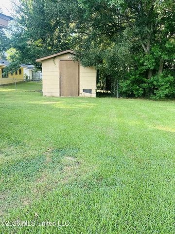 508 Queen Park Circle, Jackson, MS 39209
