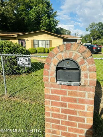 508 Queen Park Circle, Jackson, MS 39209