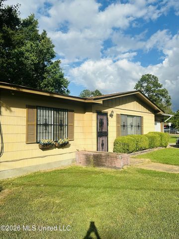 508 Queen Park Circle, Jackson, MS 39209