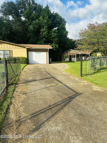 508 Queen Park Circle, Jackson, MS 39209