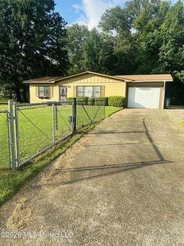 508 Queen Park Circle, Jackson, MS 39209