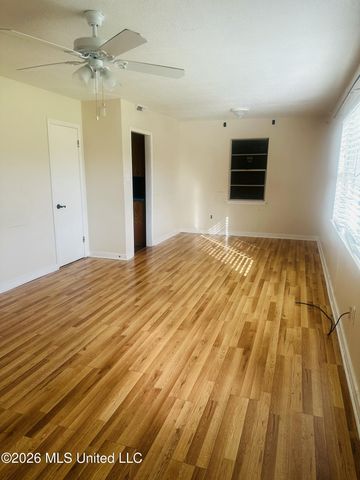 508 Queen Park Circle, Jackson, MS 39209