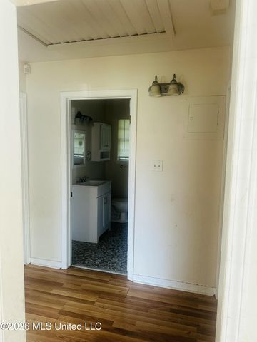508 Queen Park Circle, Jackson, MS 39209