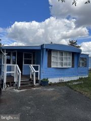 306 OKLAHOMA AVE, Williamstown, NJ 08094