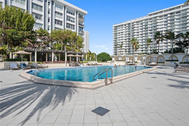5600 Collins Ave 16Y, Miami Beach, FL 33140
