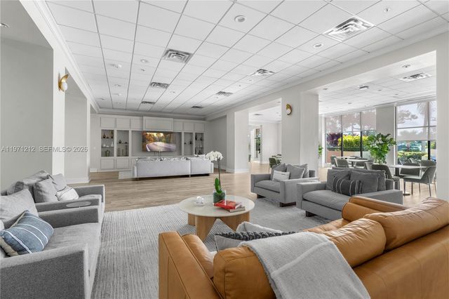 5600 Collins Ave 16Y, Miami Beach, FL 33140