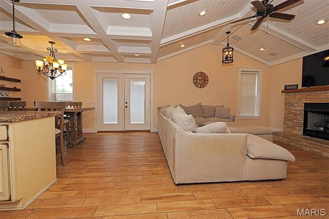 121 Missouri Street, Benton, MO 63736