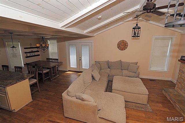 121 Missouri Street, Benton, MO 63736