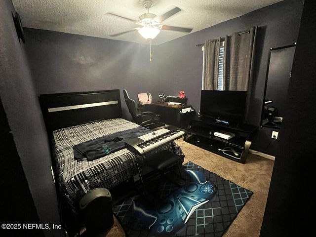 8284 VICTORY CROSSING Boulevard, Jacksonville, FL 32210