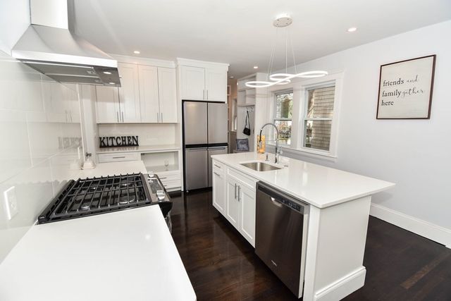 15 Howard St A, Arlington, MA 02476