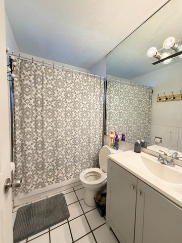 5326 NE 6th H23, Oakland Park, FL 33334