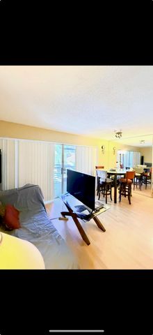 5326 NE 6th H23, Oakland Park, FL 33334