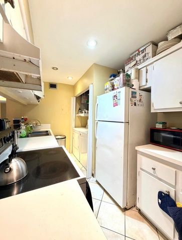5326 NE 6th H23, Oakland Park, FL 33334