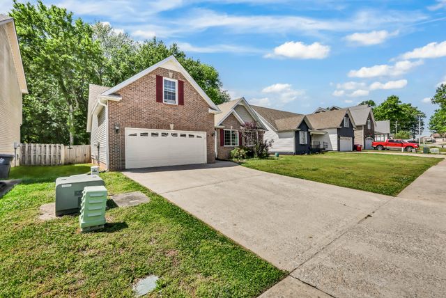 3570 Southwood Dr, Clarksville, TN 37042