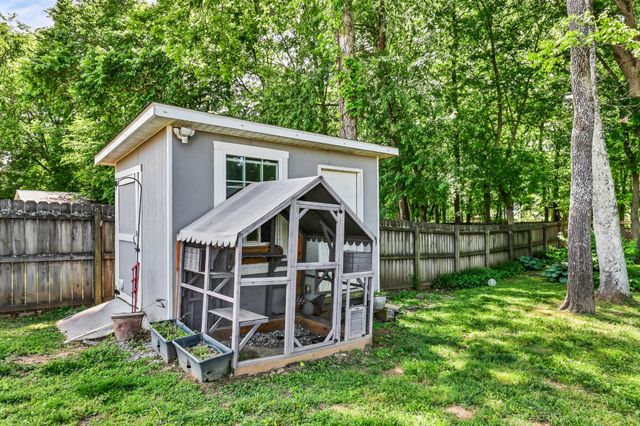 3570 Southwood Dr, Clarksville, TN 37042