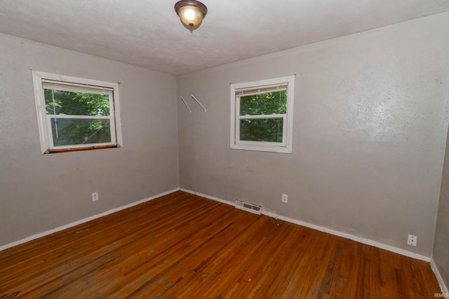 19674 Dubois Avenue, South Bend, IN 46637