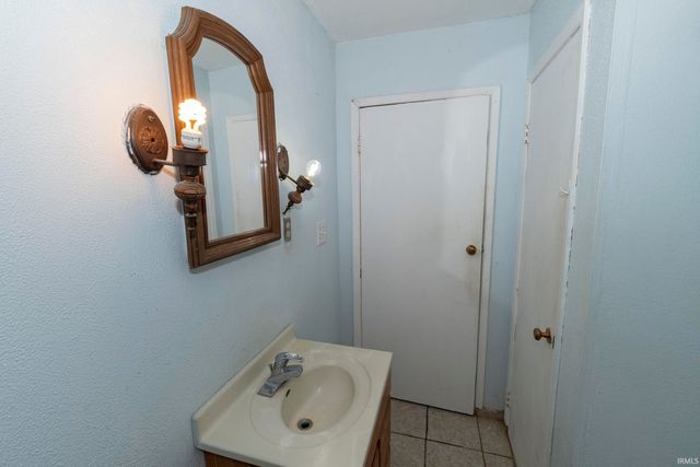 19674 Dubois Avenue, South Bend, IN 46637