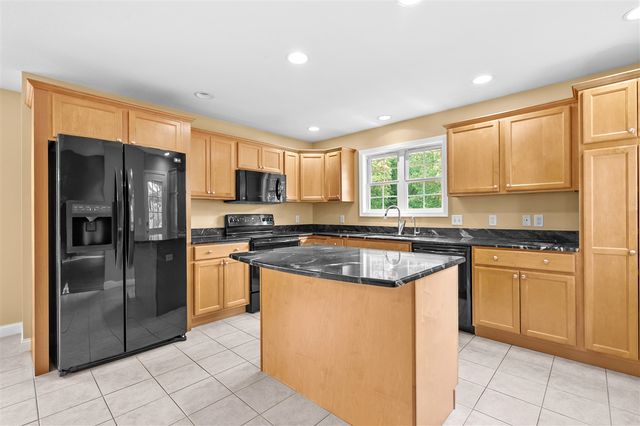 10907 Autumn View Lane, Portage, MI 49002