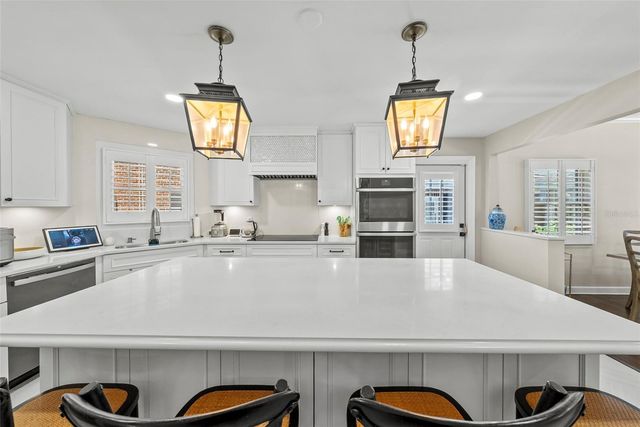 47 AEGEAN AVENUE, Tampa, FL 33606
