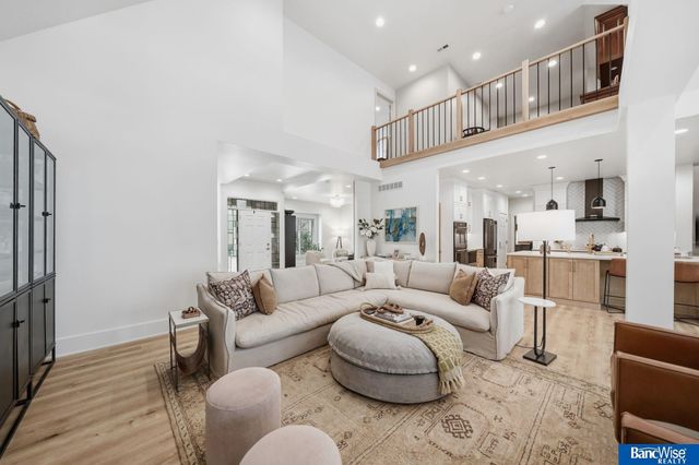 7840 Viburnum Drive, Lincoln, NE 68516
