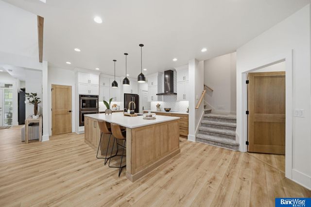 7840 Viburnum Drive, Lincoln, NE 68516