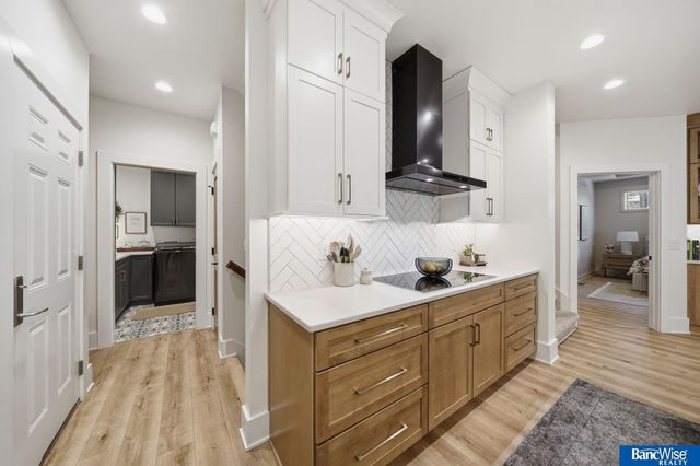 7840 Viburnum Drive, Lincoln, NE 68516