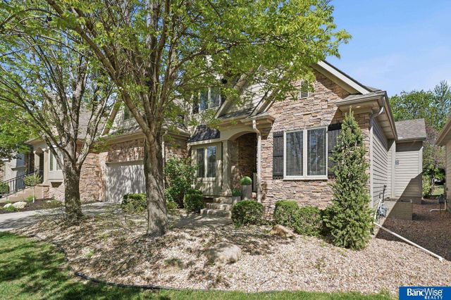 7840 Viburnum Drive, Lincoln, NE 68516