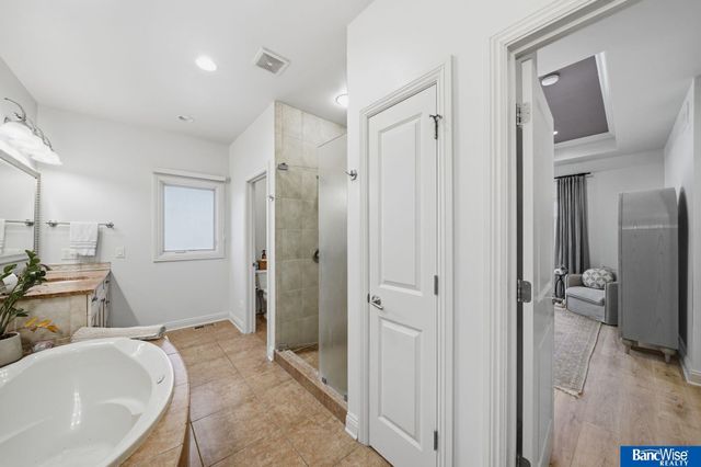 7840 Viburnum Drive, Lincoln, NE 68516