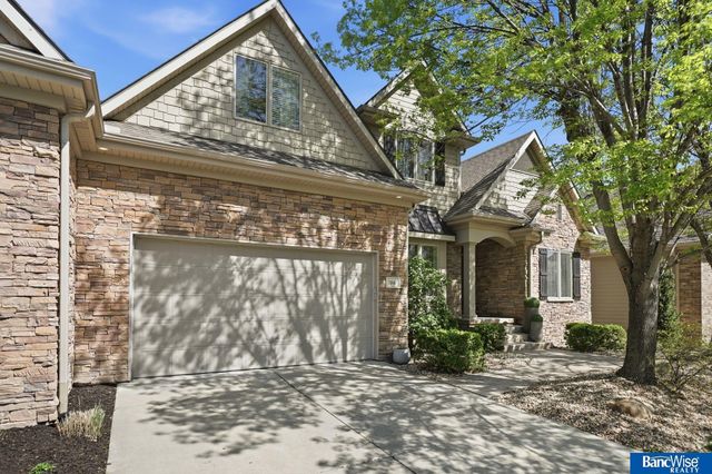 7840 Viburnum Drive, Lincoln, NE 68516