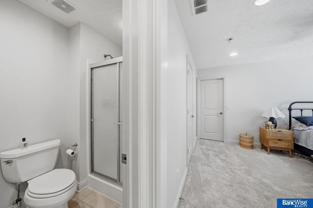7840 Viburnum Drive, Lincoln, NE 68516