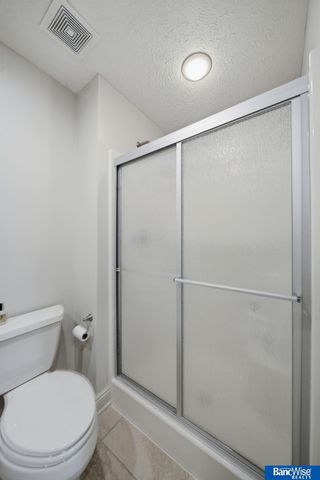 7840 Viburnum Drive, Lincoln, NE 68516