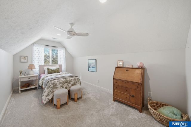 7840 Viburnum Drive, Lincoln, NE 68516