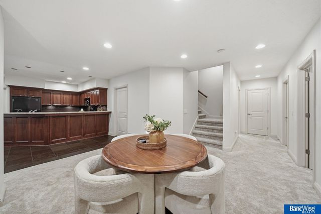 7840 Viburnum Drive, Lincoln, NE 68516