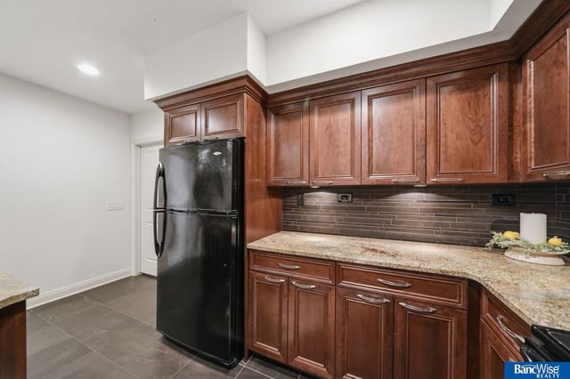 7840 Viburnum Drive, Lincoln, NE 68516