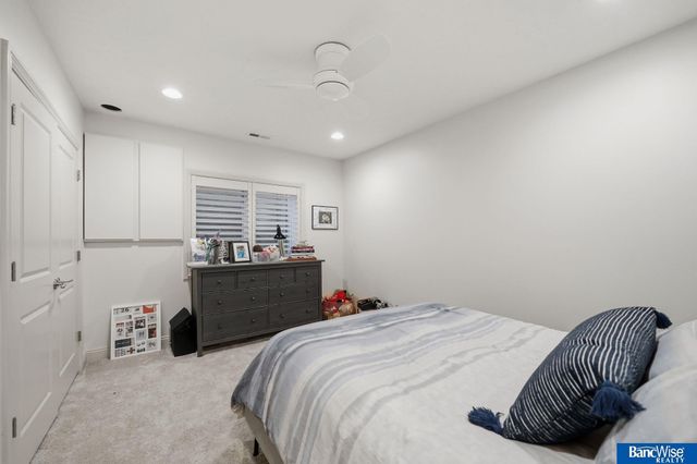 7840 Viburnum Drive, Lincoln, NE 68516