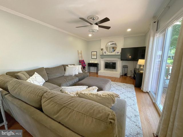 502 CLAGETT ST SW, Leesburg, VA 20175
